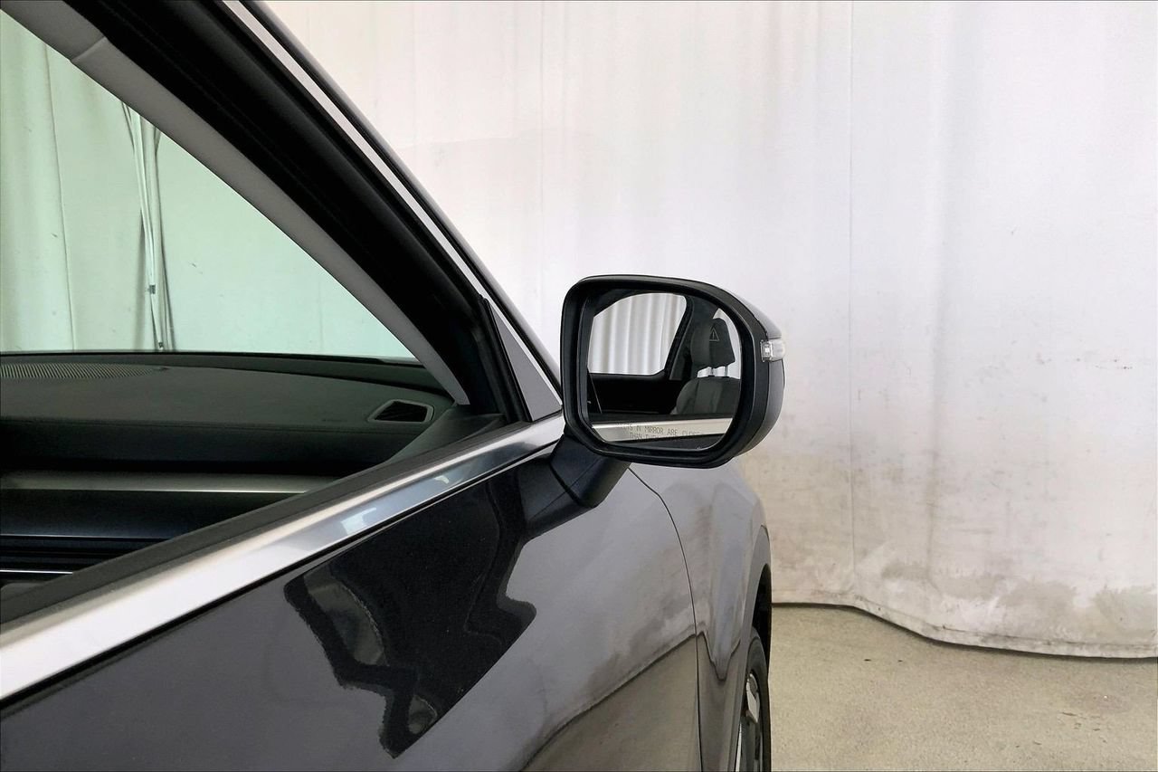 Used 2025 Kia Telluride S FWD image 11