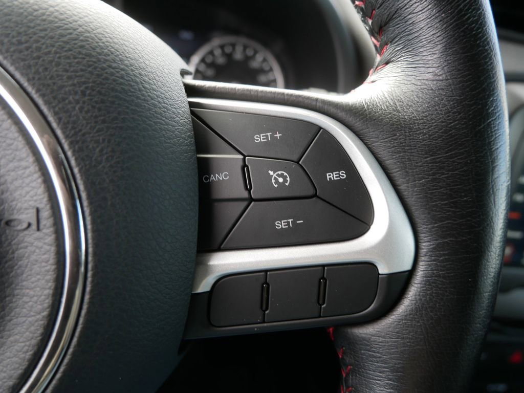Used 2018 Jeep Renegade Trailhawk AWD/4WD image 20