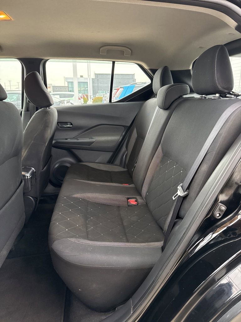 Used 2019 Nissan Kicks SV image 17