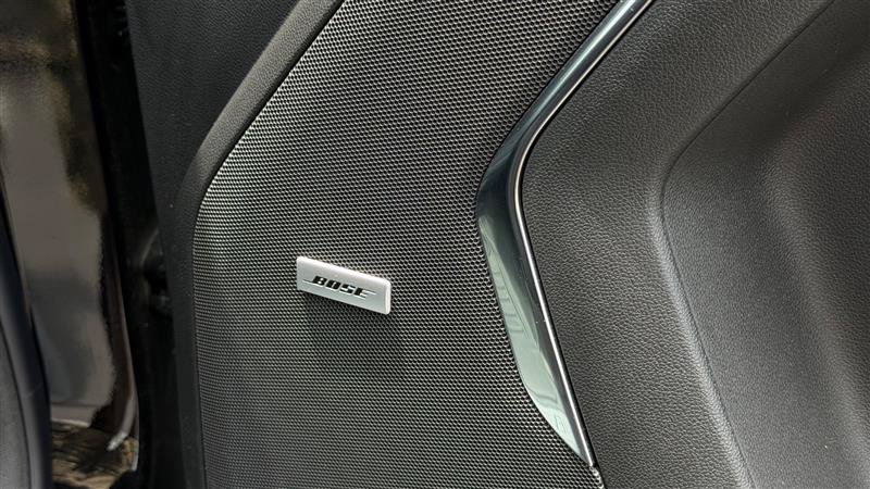 Used 2026 Chevrolet Suburban Premier RWD image 35