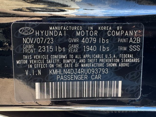 Used 2024 Hyundai Elantra Limited image 29