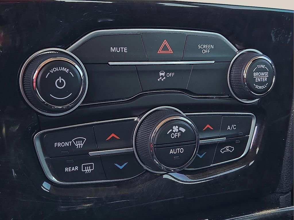 Used 2019 Chrysler 300 Limited image 15