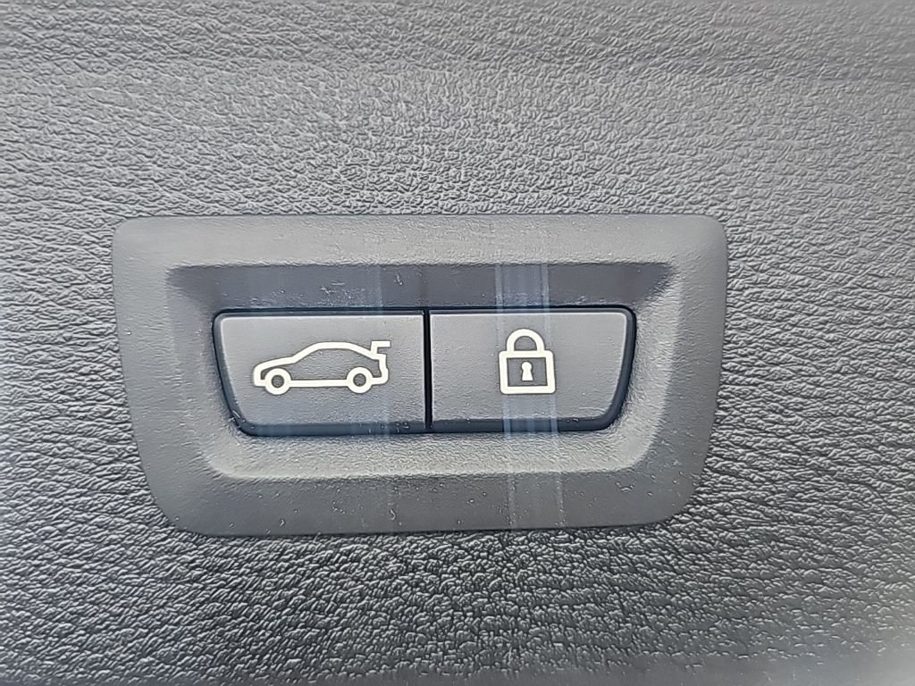 Used 2017 BMW X1 xDrive28i image 7