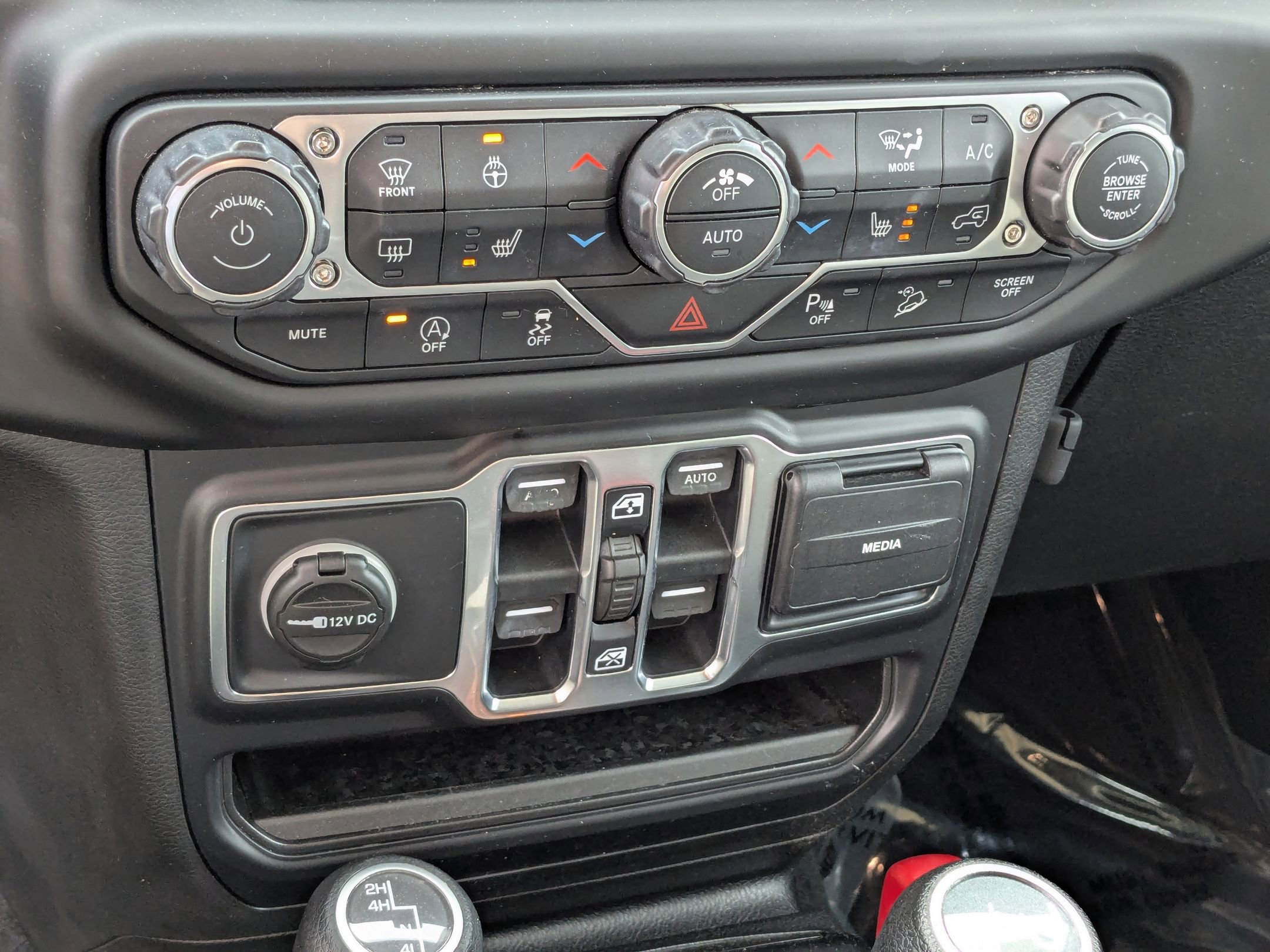 Used 2018 Jeep Wrangler Unlimited Sport S image 24