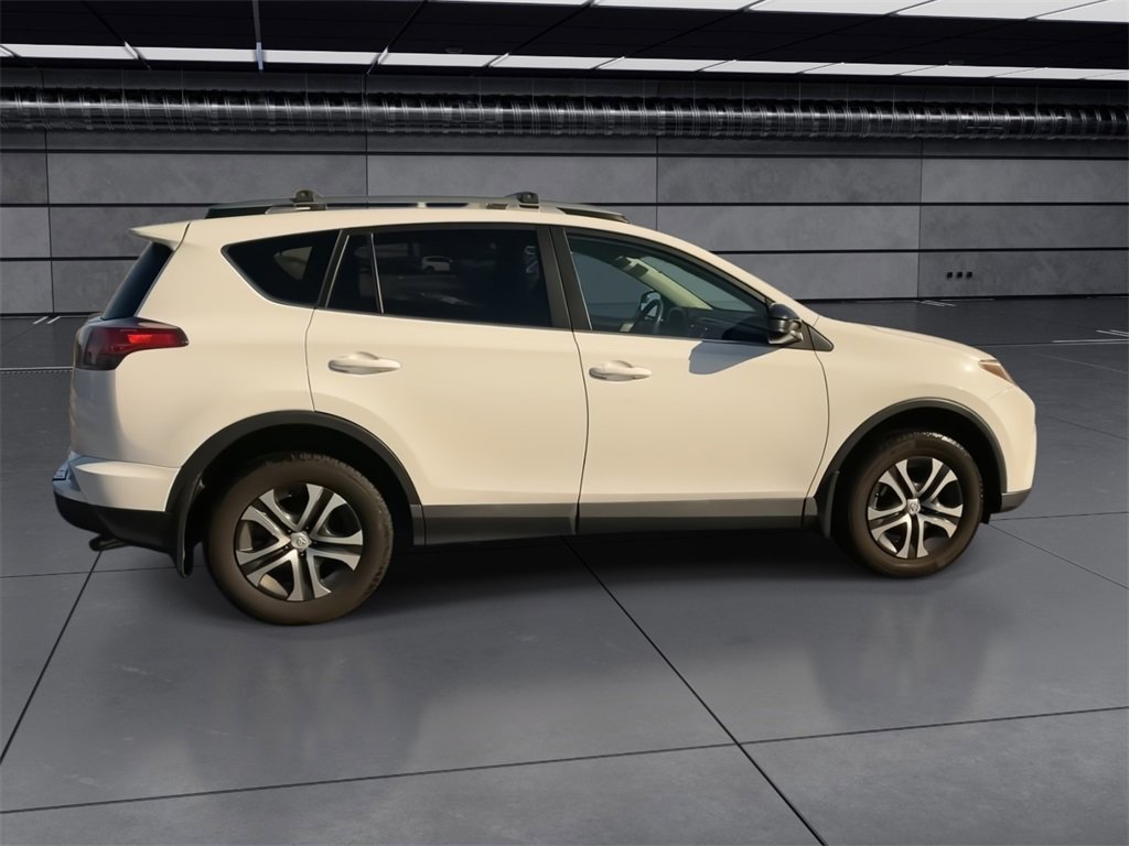 Used 2017 Toyota RAV4 LE image 2