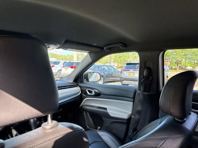 Used 2025 Jeep Compass Limited image 20