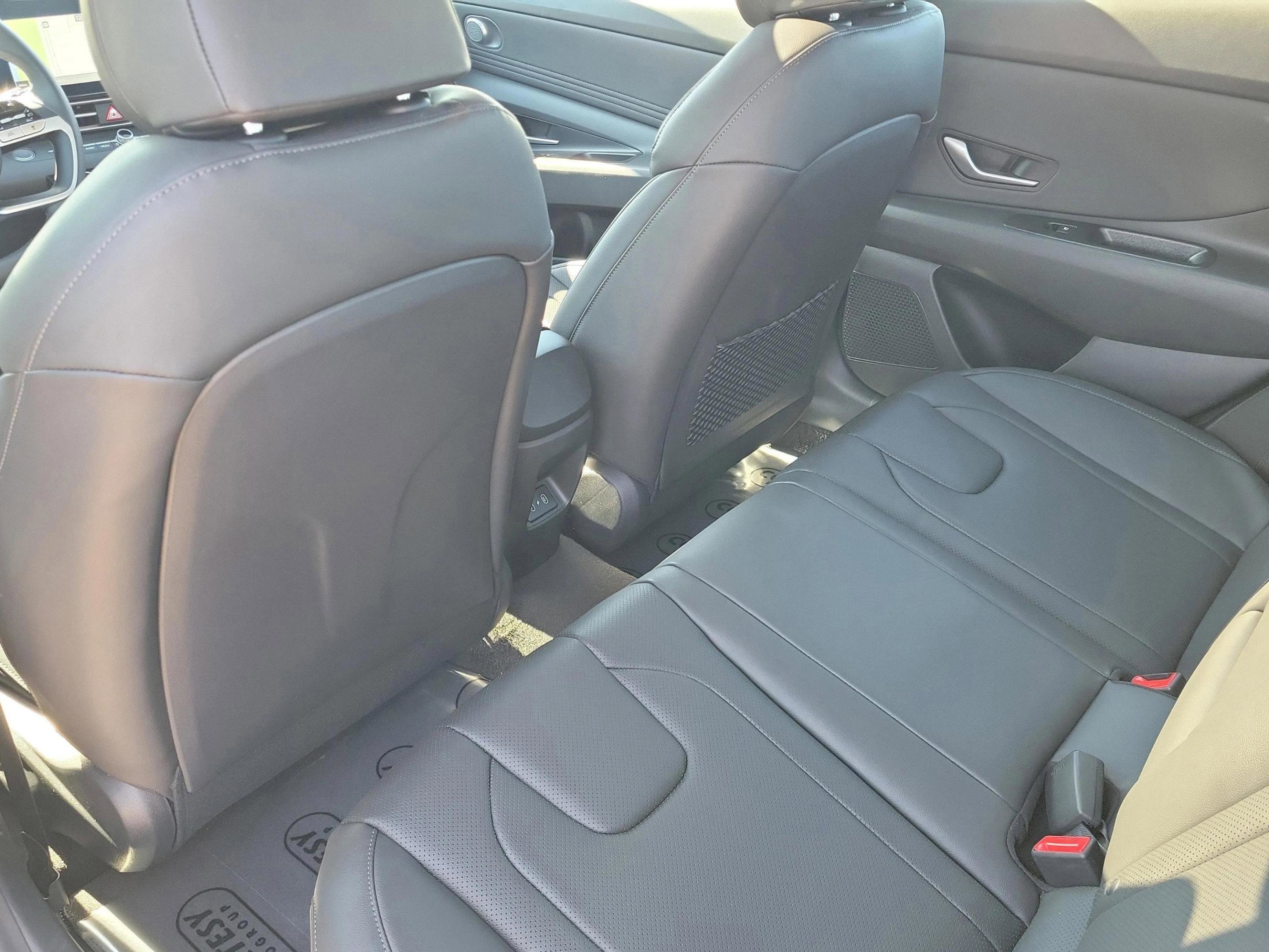 New 2026 Hyundai Elantra Limited image 10