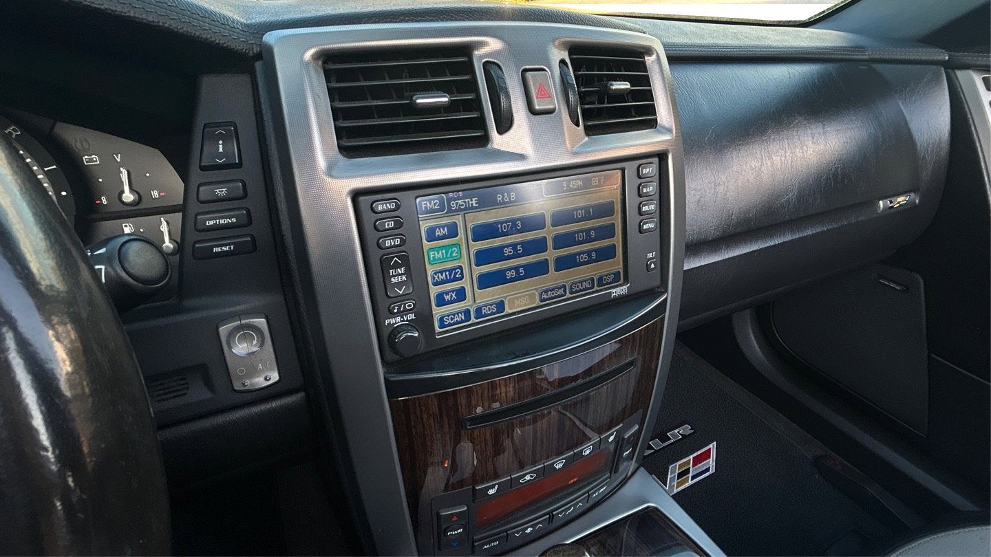 Used 2006 Cadillac XLR V image 16