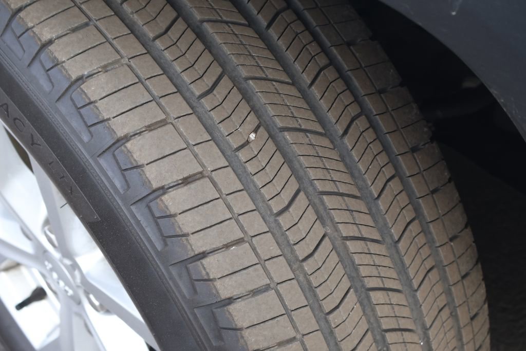 Used 2024 Jeep Grand Cherokee Limited image 13