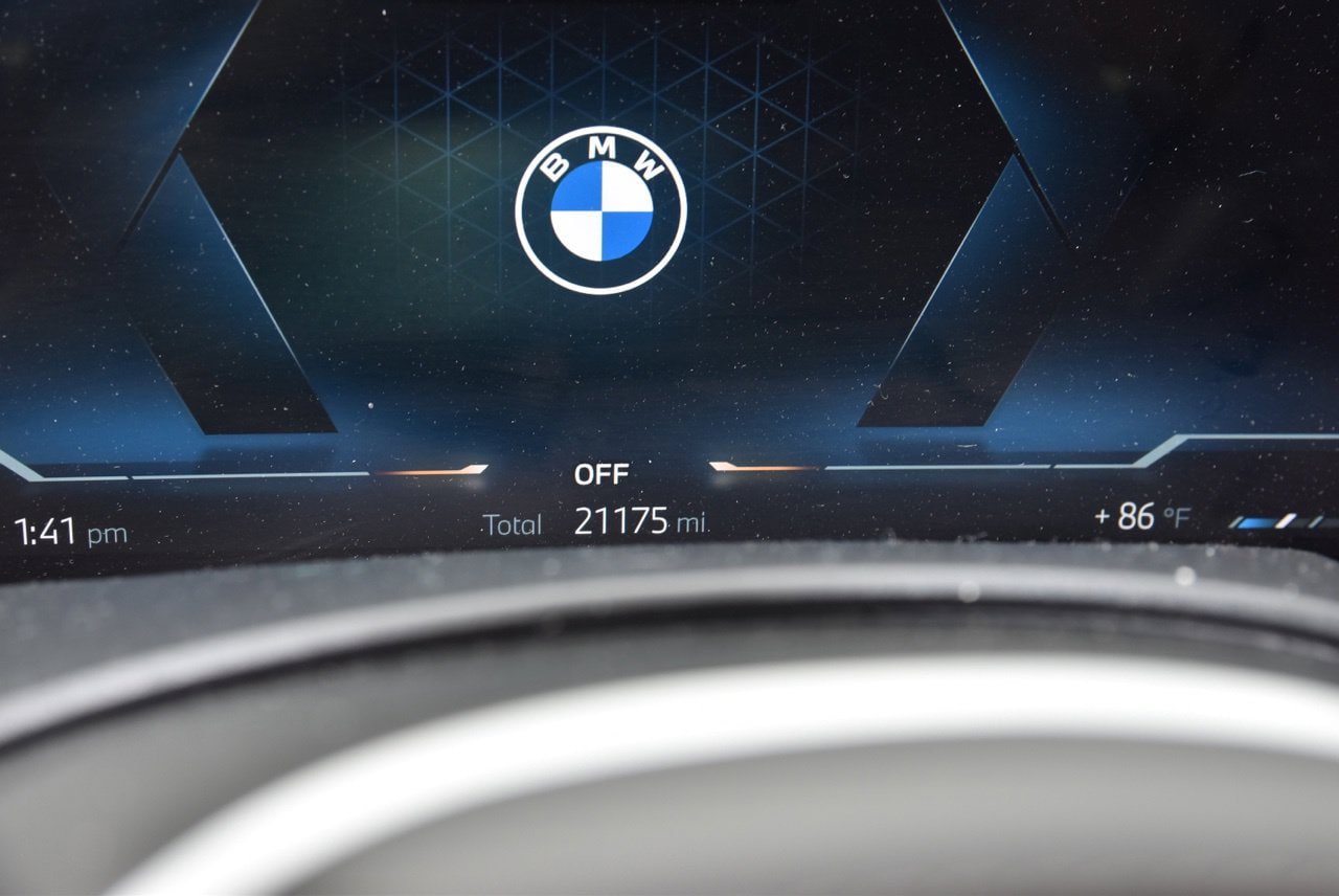 Used 2025 BMW X5 xDrive40i w/ M Sport Package AWD/4WD image 8