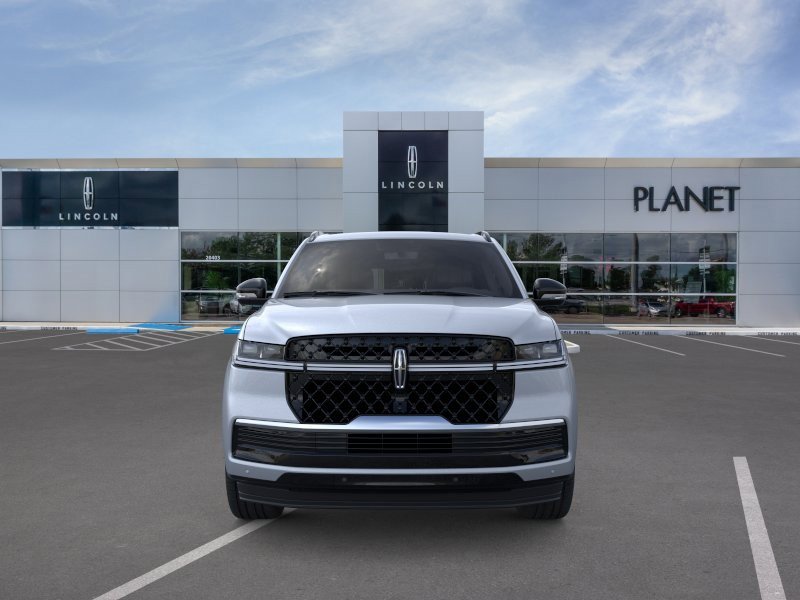 New 2026 Lincoln Navigator Reserve w/ Jet Appearance Package AWD/4WD image 6