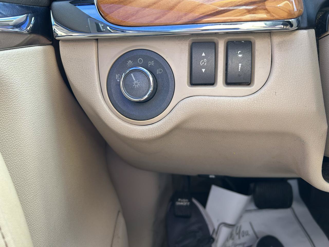 Used 2011 Lincoln MKS AWD image 24