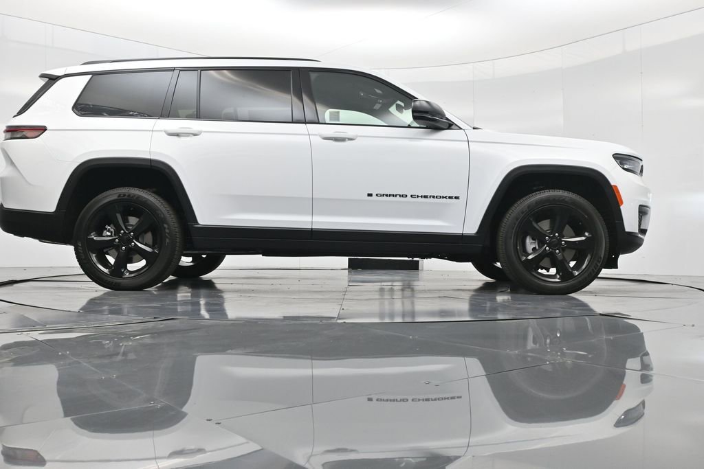 New 2025 Jeep Grand Cherokee L Altitude image 42