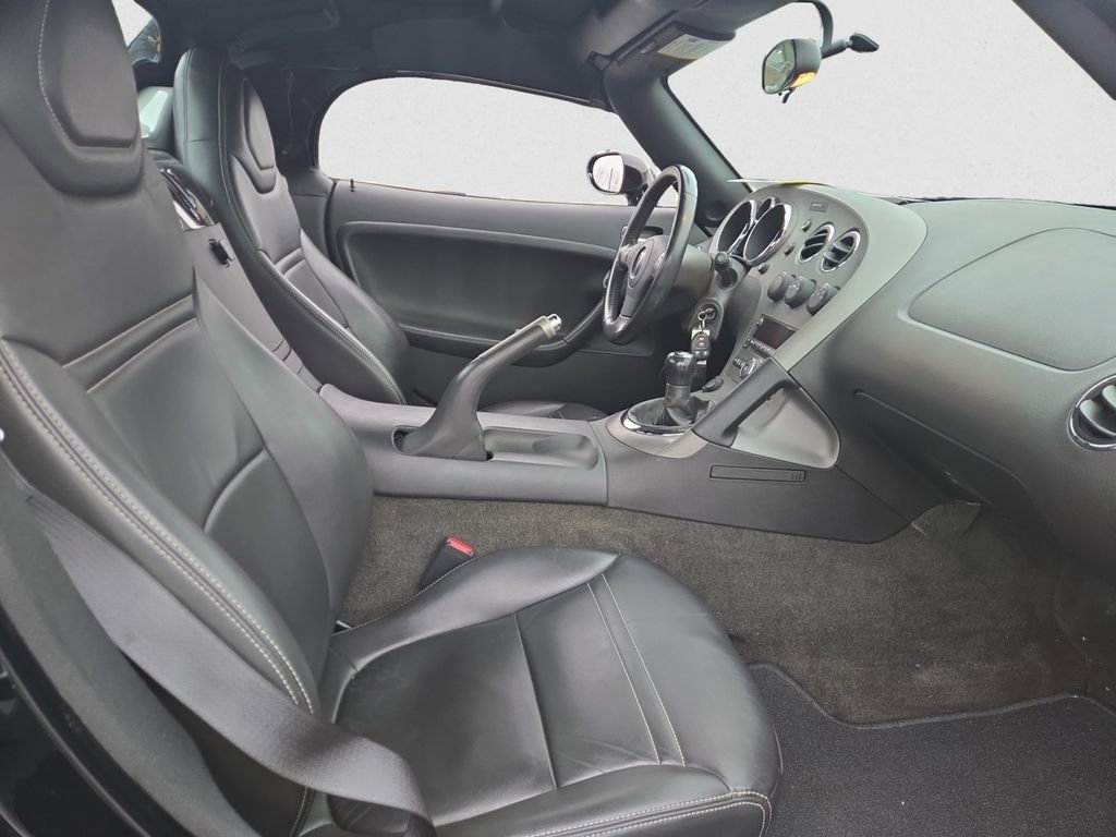 Used 2006 Pontiac Solstice Convertible w/ Premium Package RWD image 17