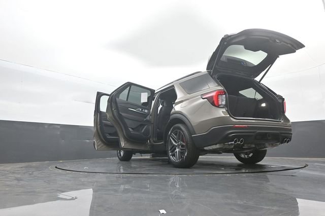 New 2026 Ford Explorer ST w/ Sun And Sound Package image 44