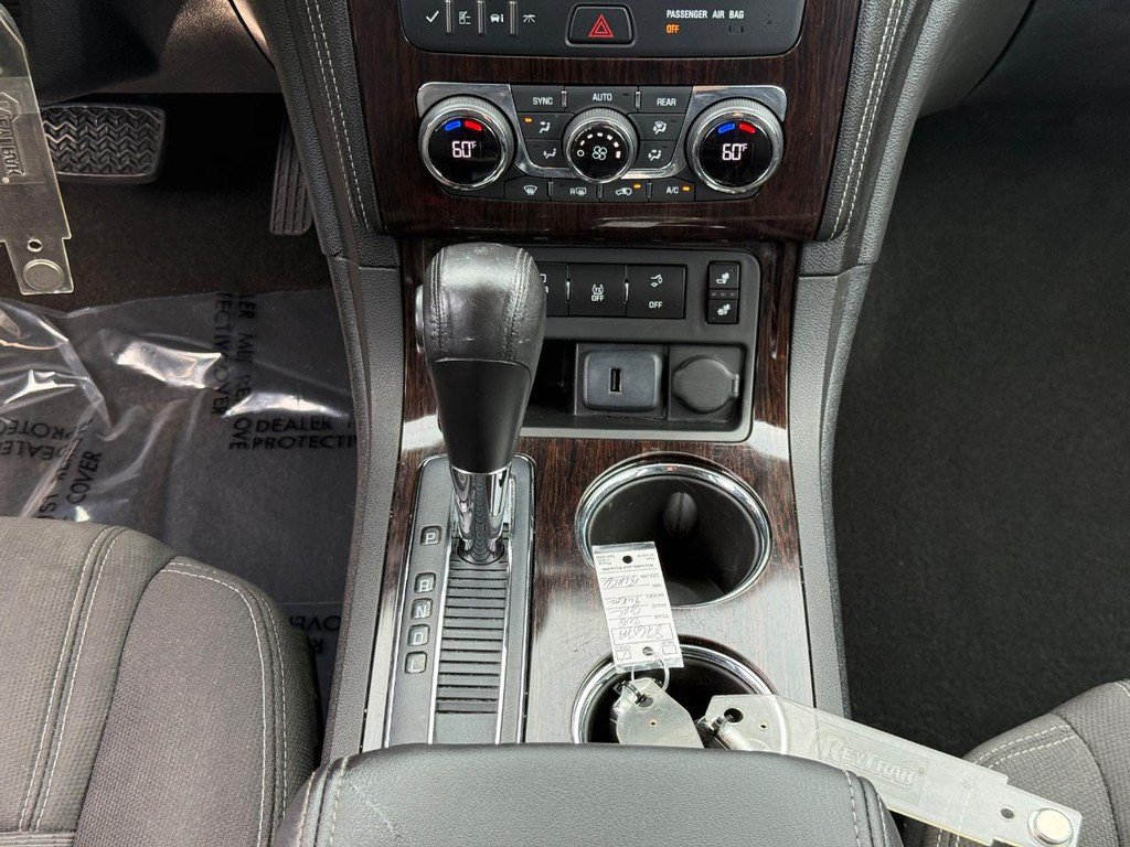 Used 2017 Chevrolet Traverse LT AWD/4WD image 16