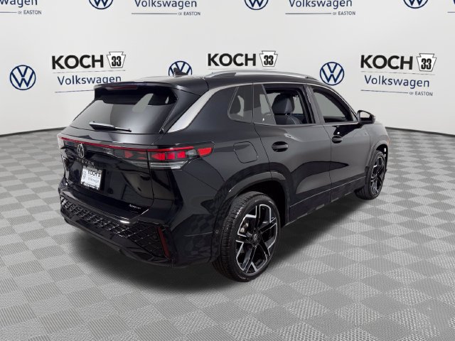 Used 2025 Volkswagen Tiguan SEL R-Line AWD/4WD image 8