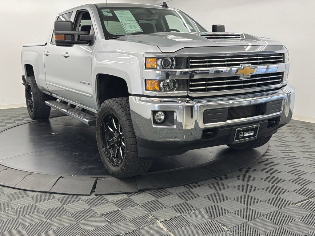 Used 2018 Chevrolet Silverado 2500 LT w/ LT Convenience Package RWD image 8