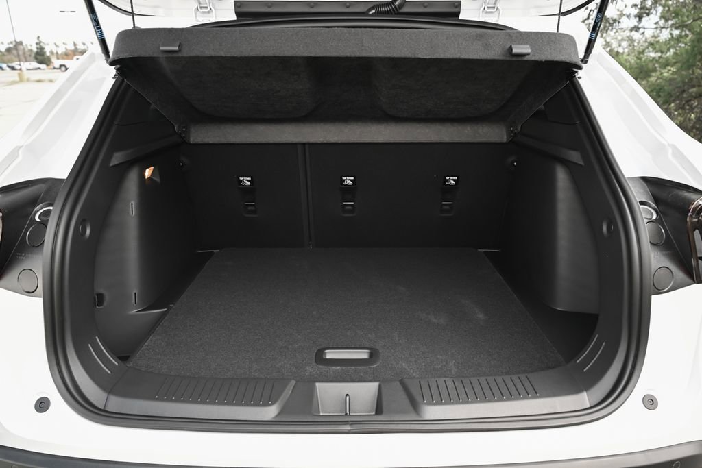 New 2026 Chevrolet Trax RS w/ Sunroof Package FWD image 32