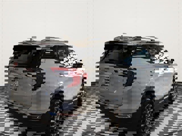 Used 2022 GMC Terrain SLT image 4