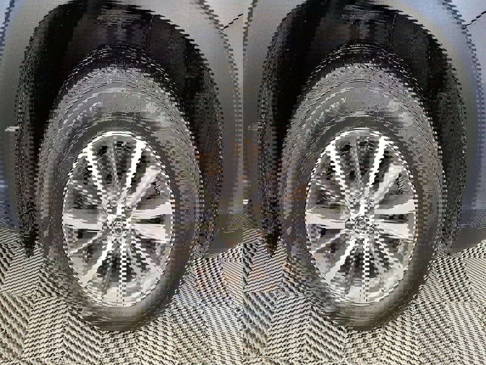 Used 2018 Toyota Highlander XLE image 27