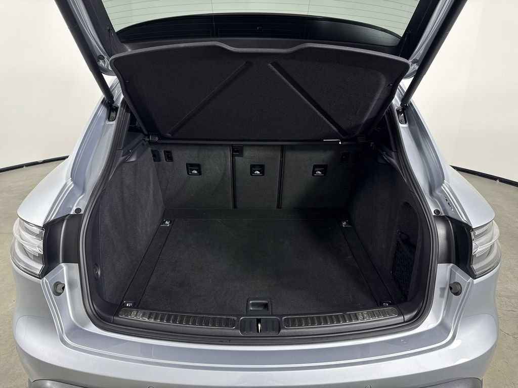 Certified 2026 Porsche Macan AWD/4WD image 21