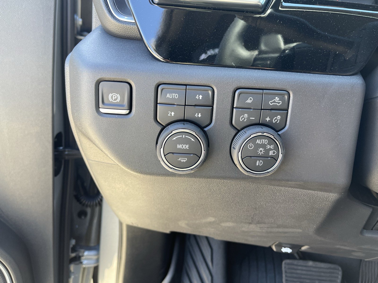 New 2026 Chevrolet Silverado 1500 LT Trail Boss w/ Safety Package AWD/4WD image 25