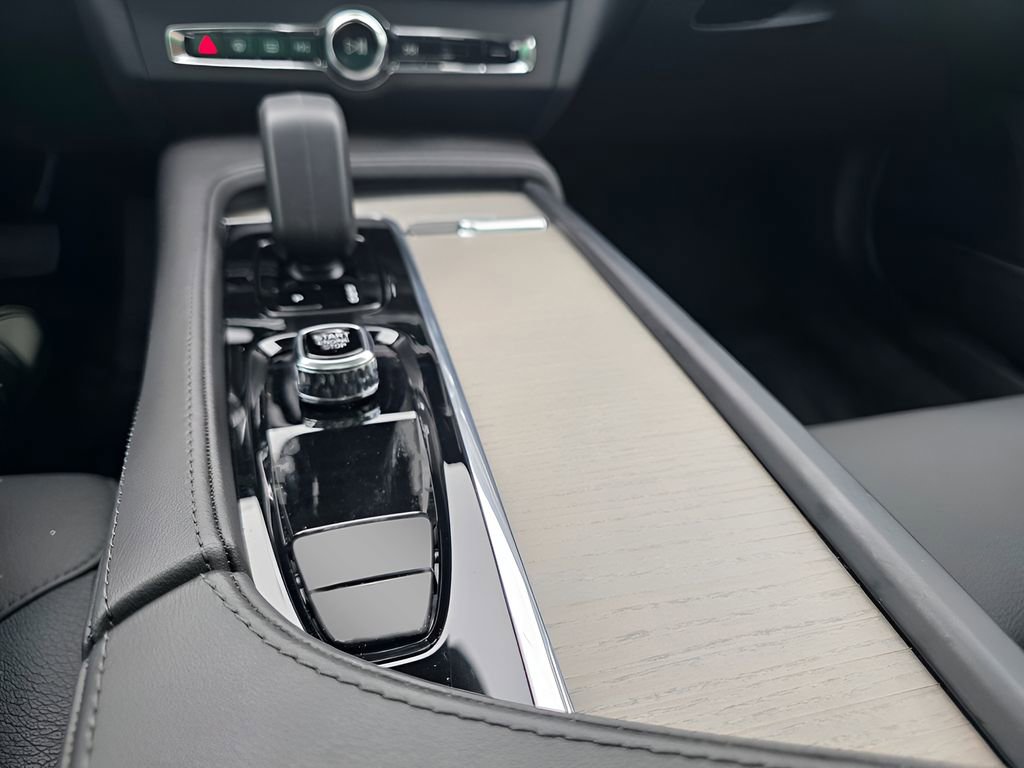 Used 2025 Volvo S90 B6 Plus w/ Protection Package Premier image 29