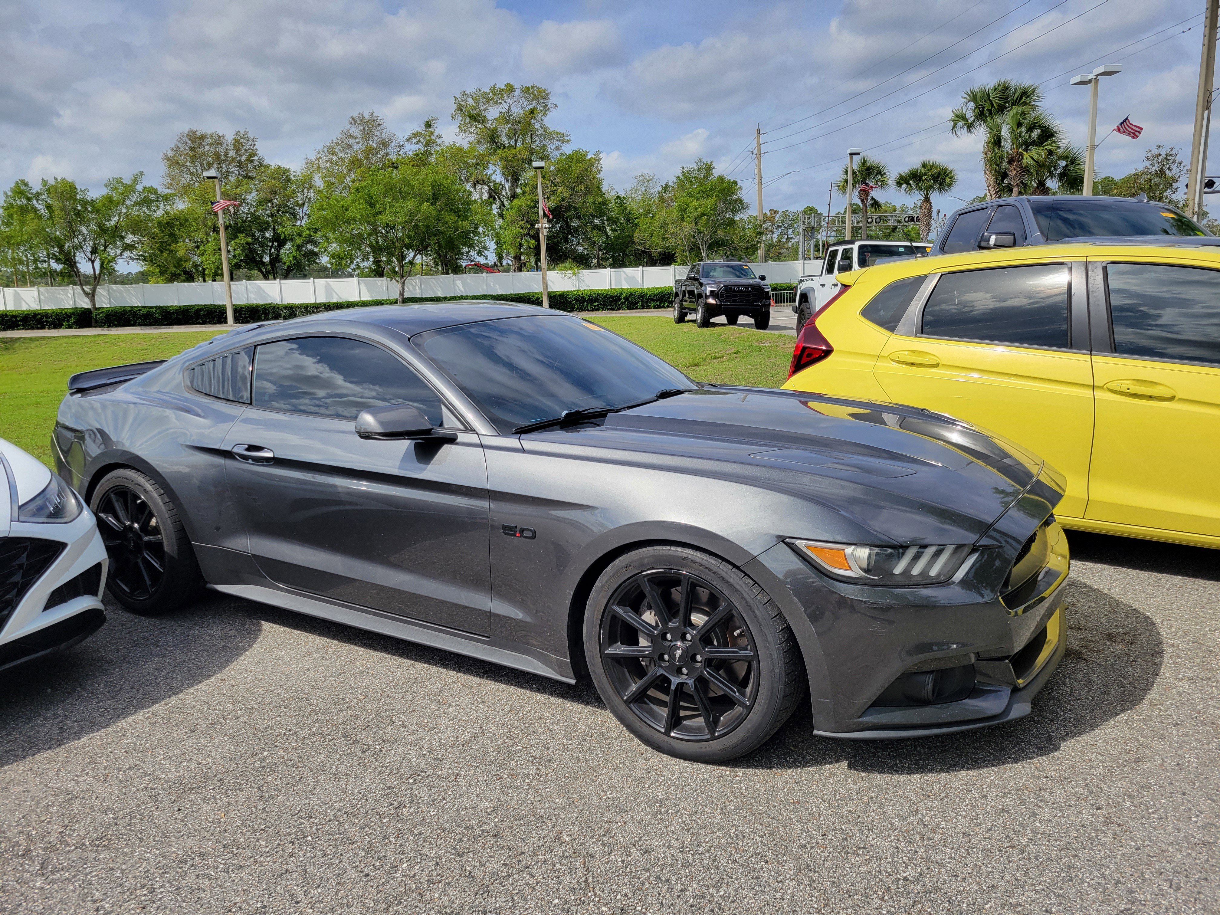 Used 2016 Ford Mustang GT Premium w/ Equipment Group 401A image 9