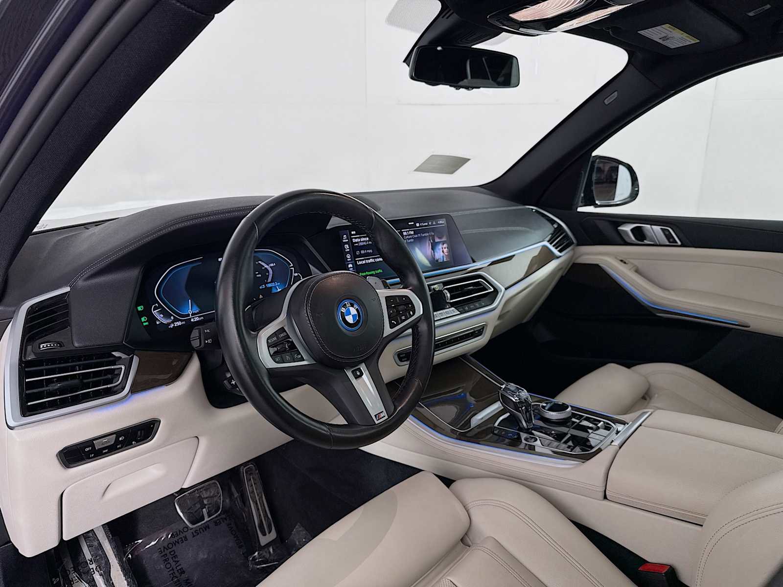 Used 2022 BMW X5 xDrive45e w/ M Sport Package image 9