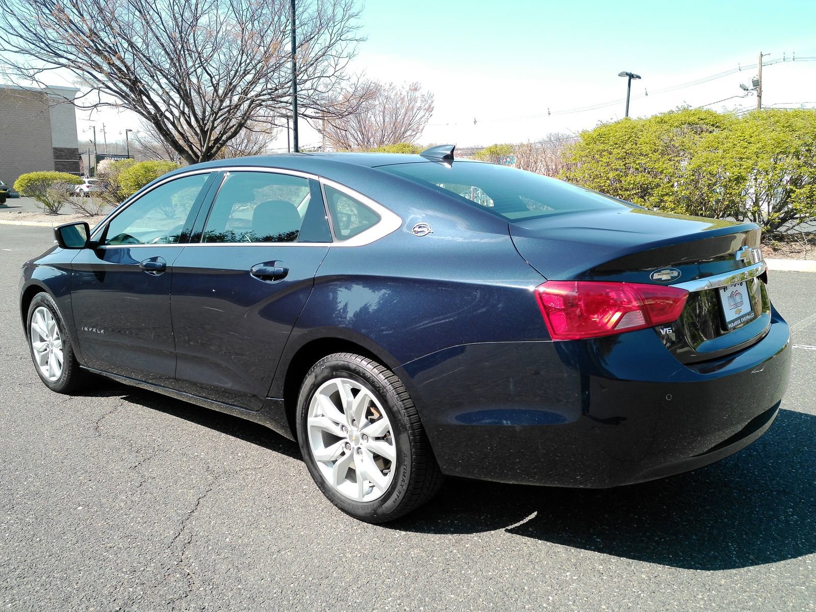 Certified 2017 Chevrolet Impala LT w/ Convenience Package image 5