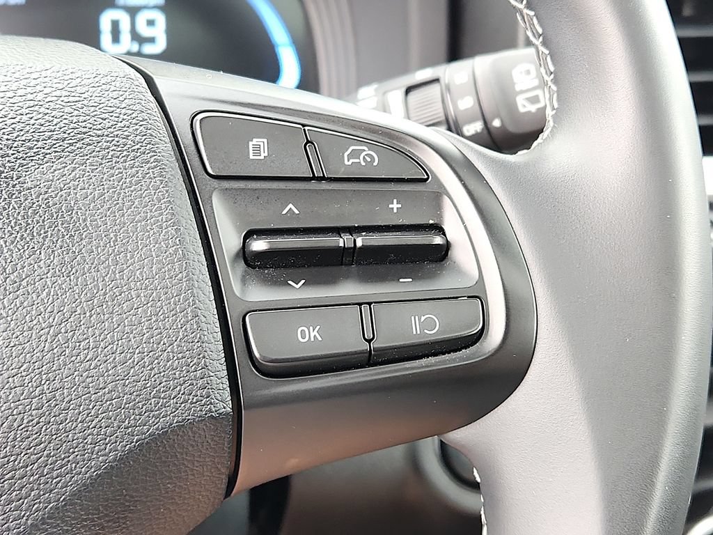 Used 2025 Hyundai Venue SEL FWD image 22
