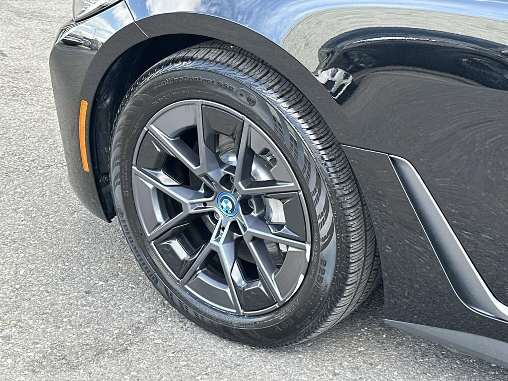 Used 2023 BMW i4 eDrive35 w/ Premium Package image 41