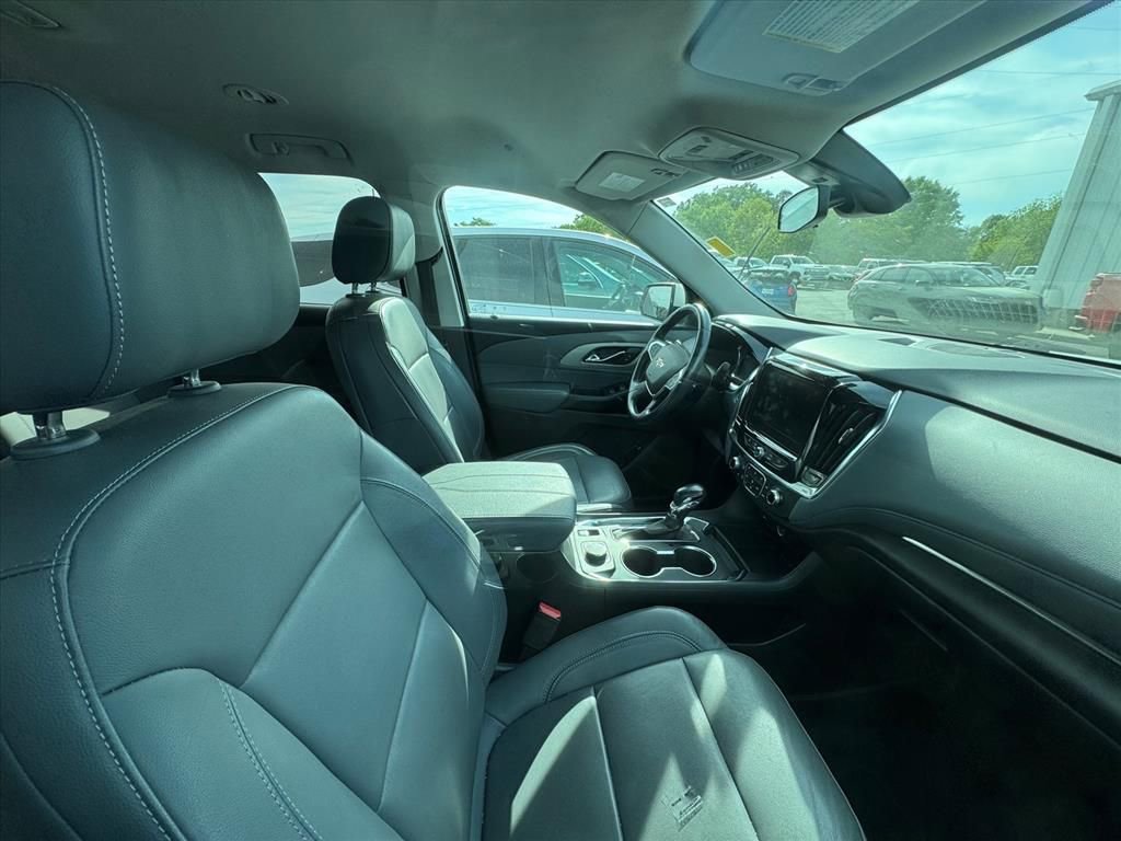 Used 2021 Chevrolet Traverse LT w/ LPO, Floor Liner Package image 2