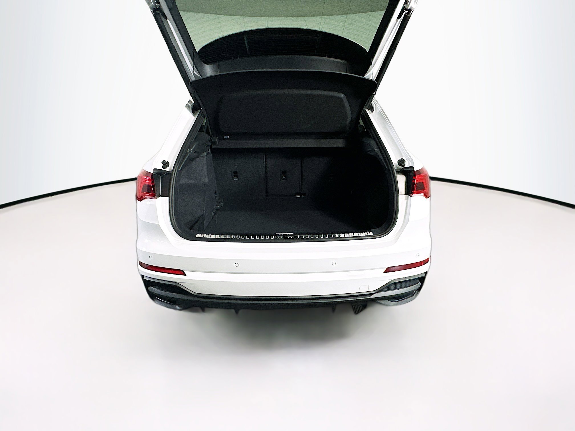 Used 2025 Audi Q3 2.0T Premium image 29