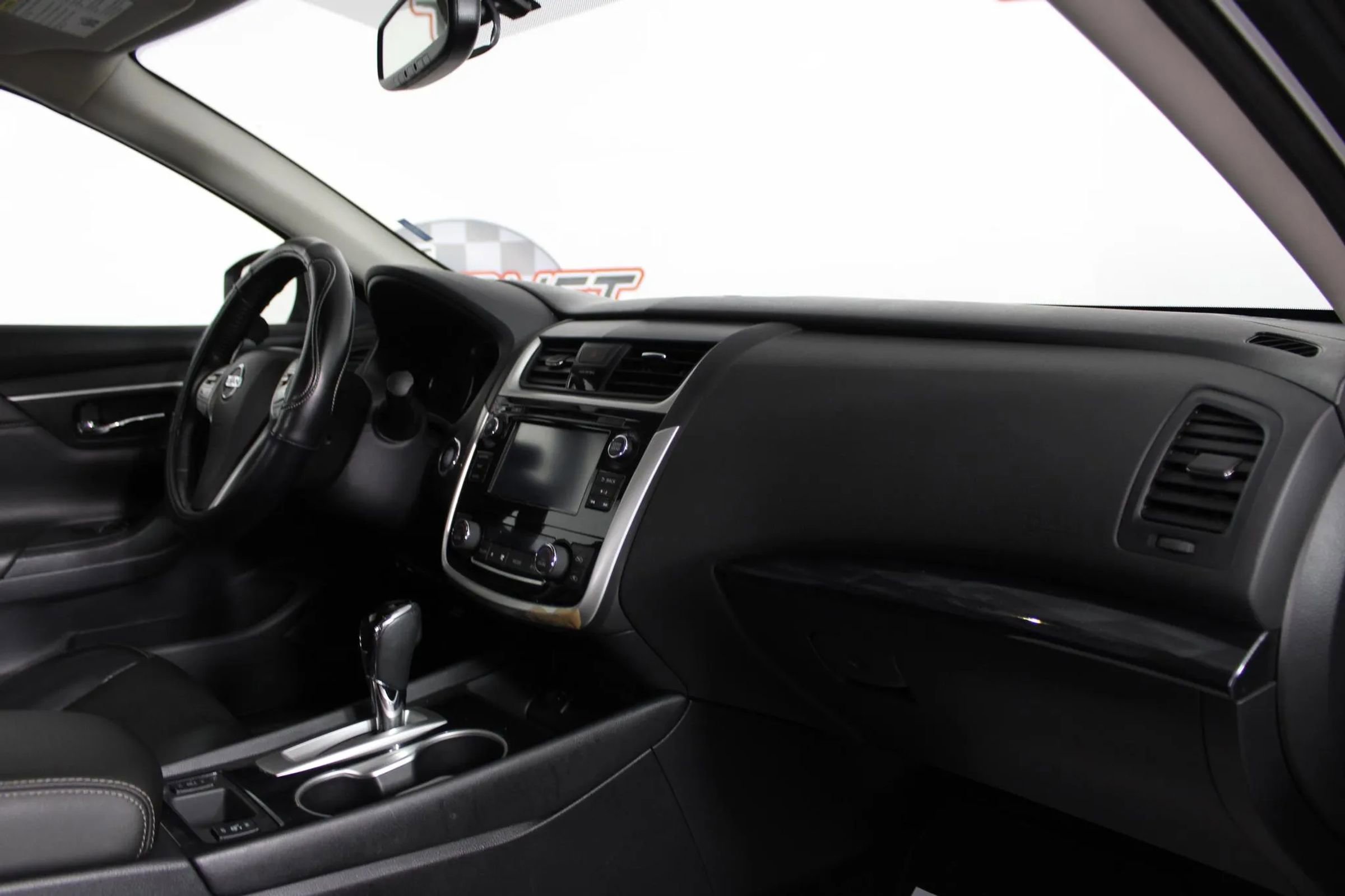 Used 2018 Nissan Altima 2.5 SL w/ 2.5 SL Technology Package image 12