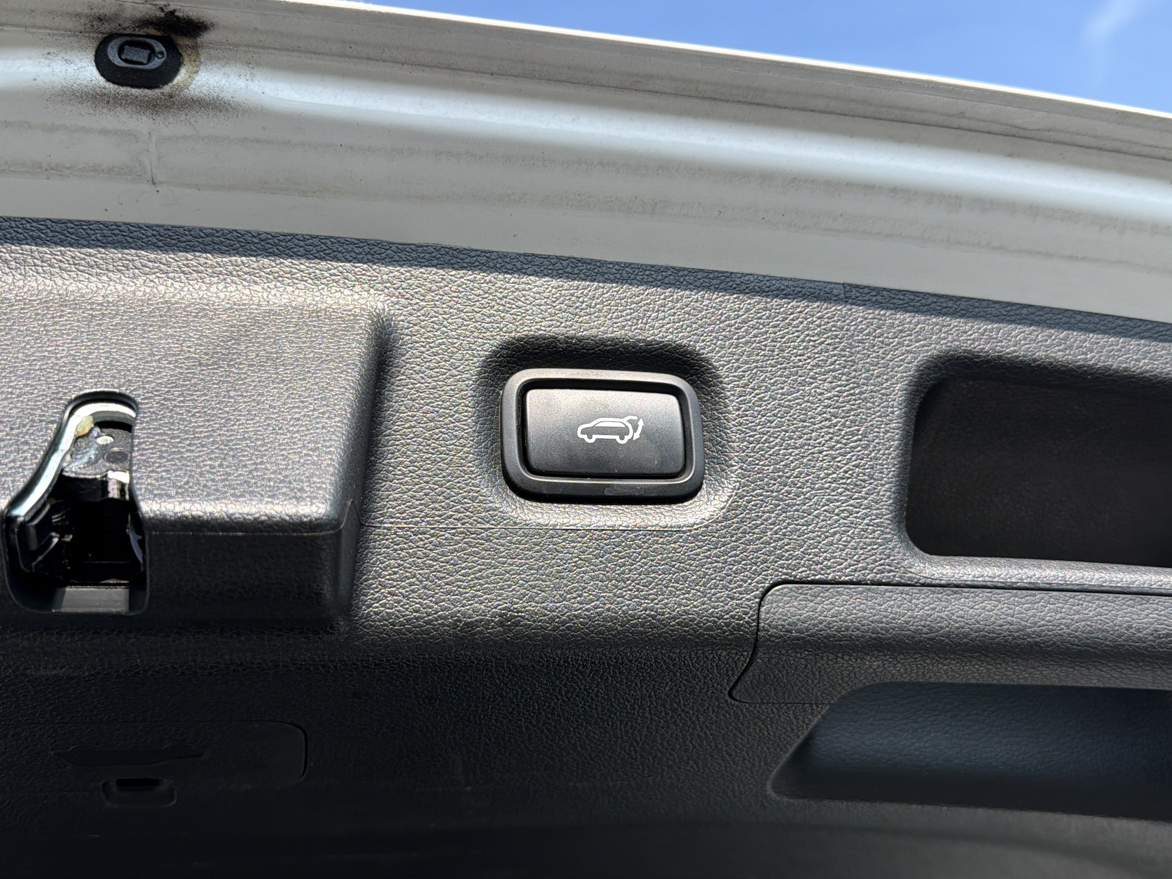 Used 2023 Hyundai Santa Fe Limited AWD/4WD image 18