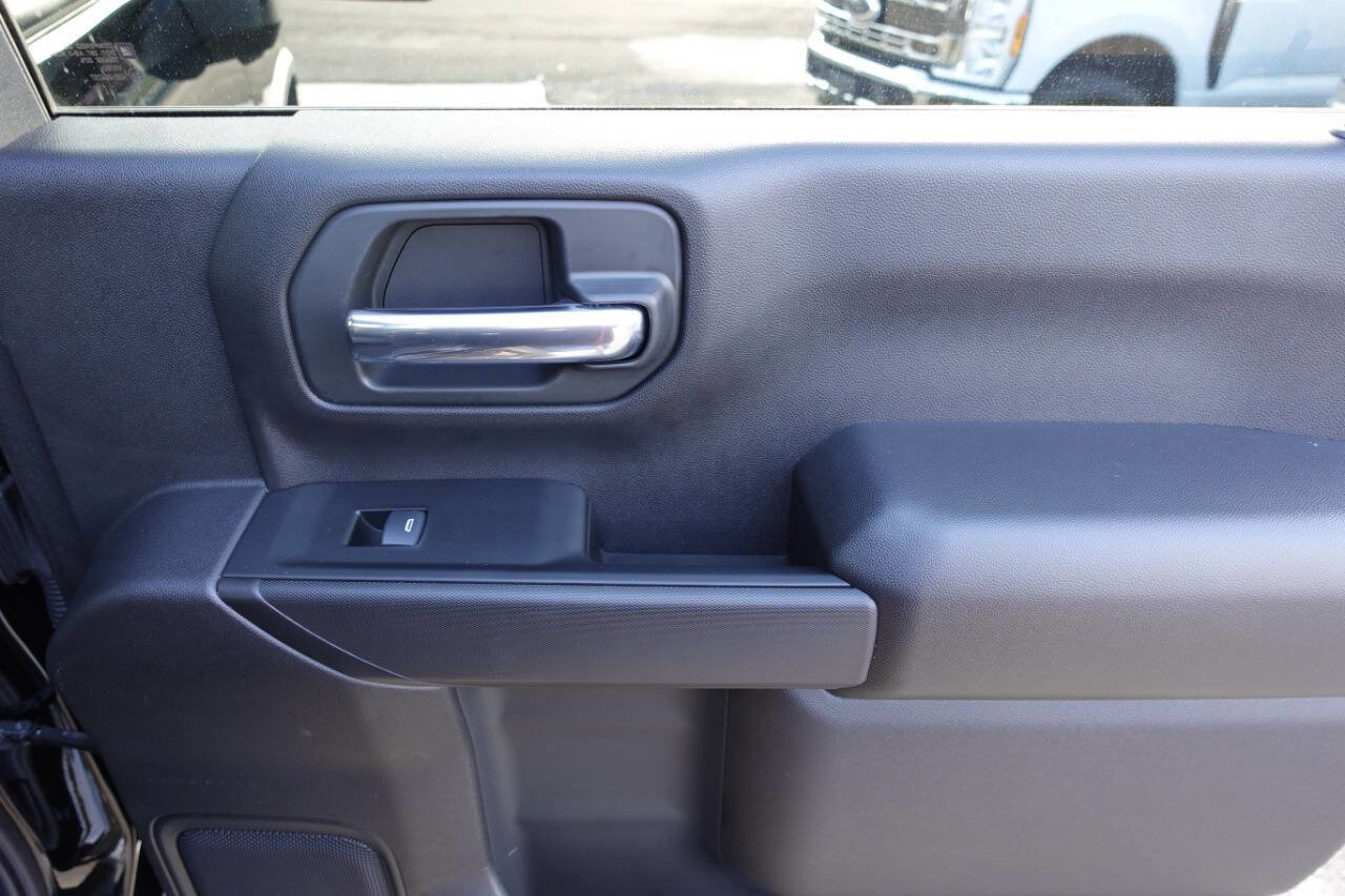 Used 2025 Chevrolet Silverado 2500 Custom w/ Custom Value Package image 25