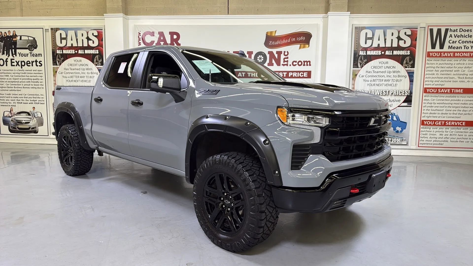Used 2024 Chevrolet Silverado 1500 LT Trail Boss w/ LT Trail Boss Premium Package image 2