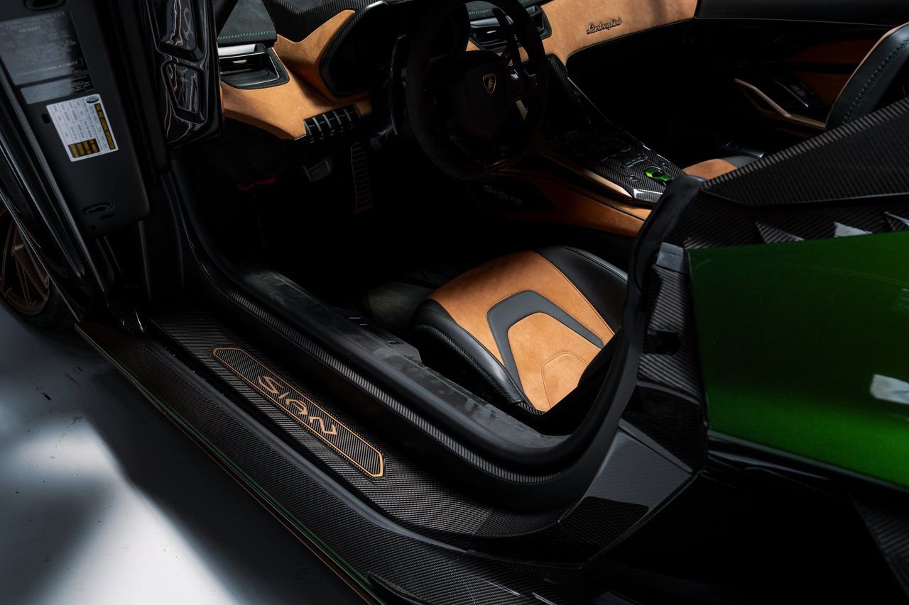 Used 2021 Lamborghini Sian Roadster AWD/4WD image 7