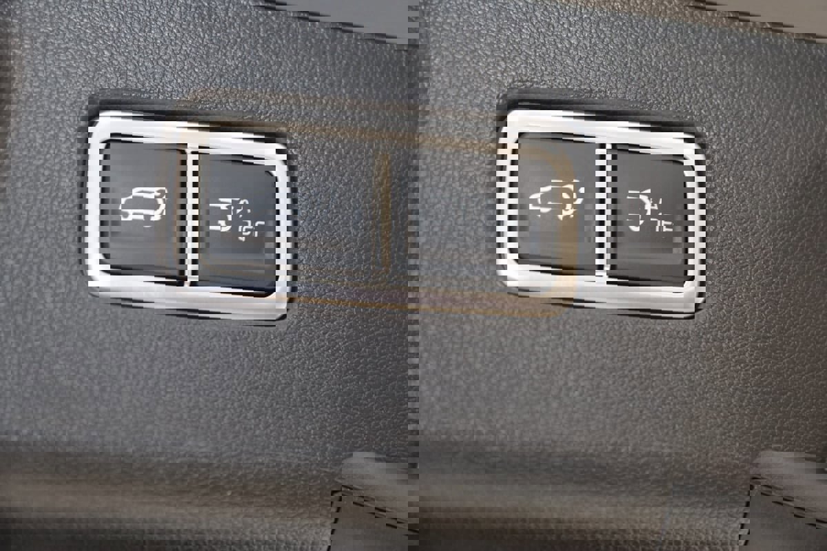 Used 2025 Kia Sorento SX image 51