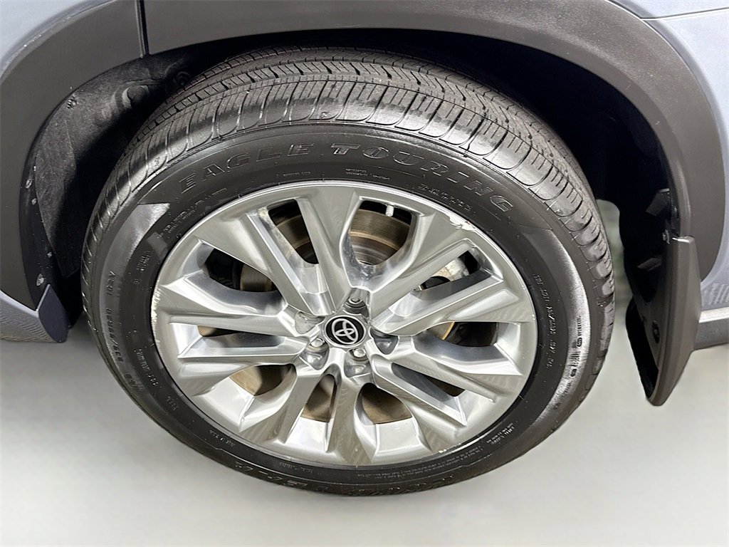 Used 2023 Toyota Highlander Limited image 36