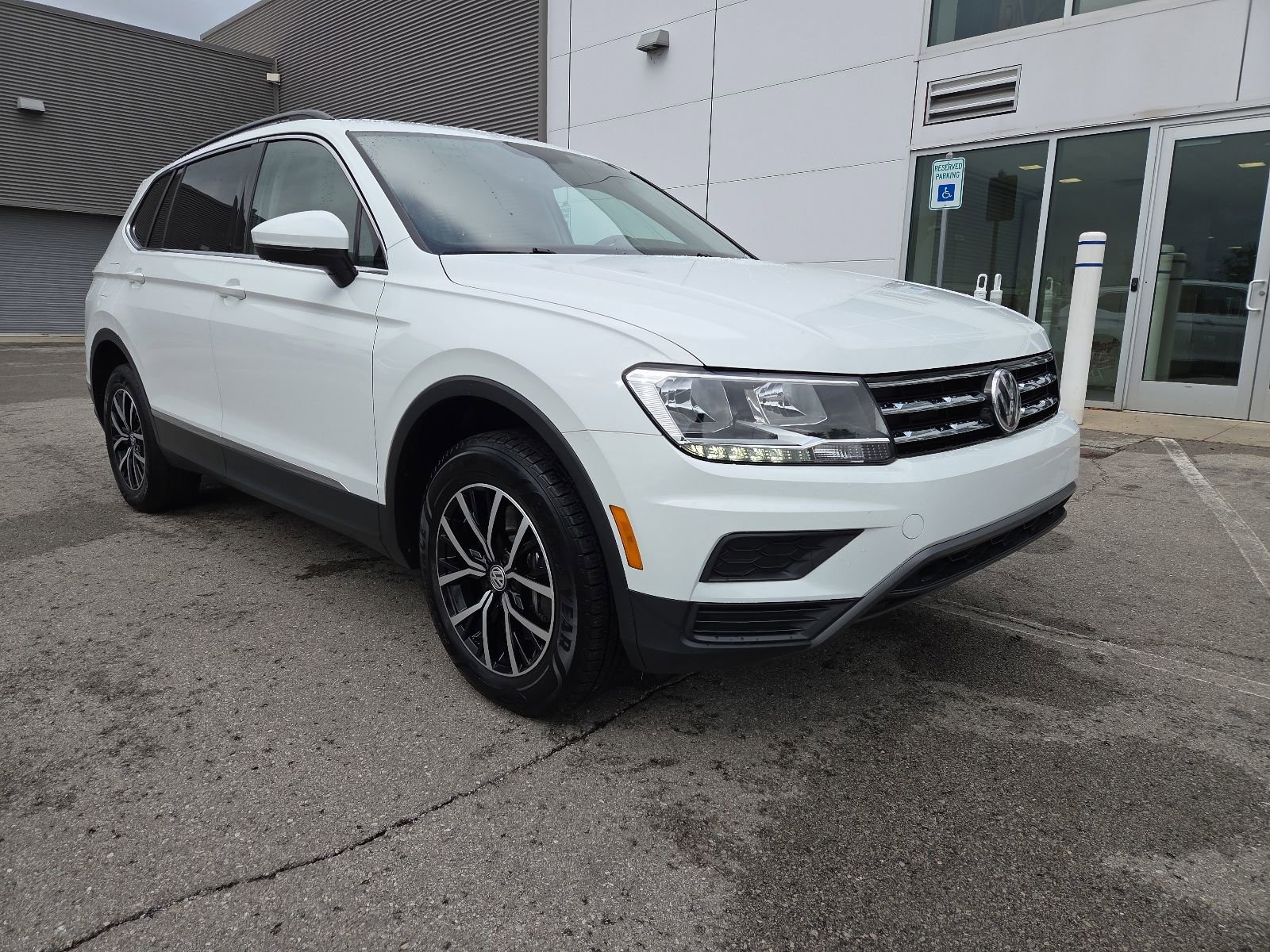 Used 2021 Volkswagen Tiguan SE FWD image 30