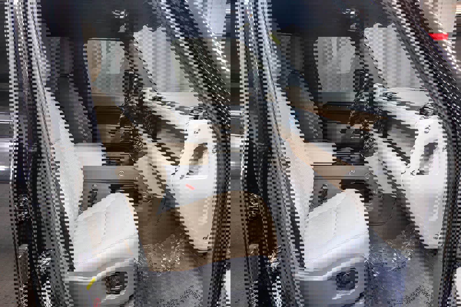 Used 2022 Land Rover Defender 110 SE image 29