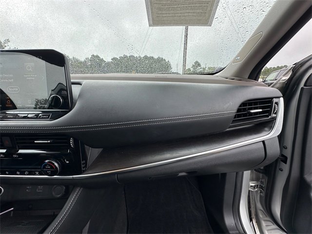 Used 2021 Nissan Rogue Platinum image 16