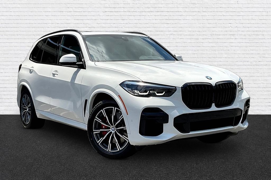 Used 2023 BMW X5 sDrive40i w/ M Sport Package RWD image 3