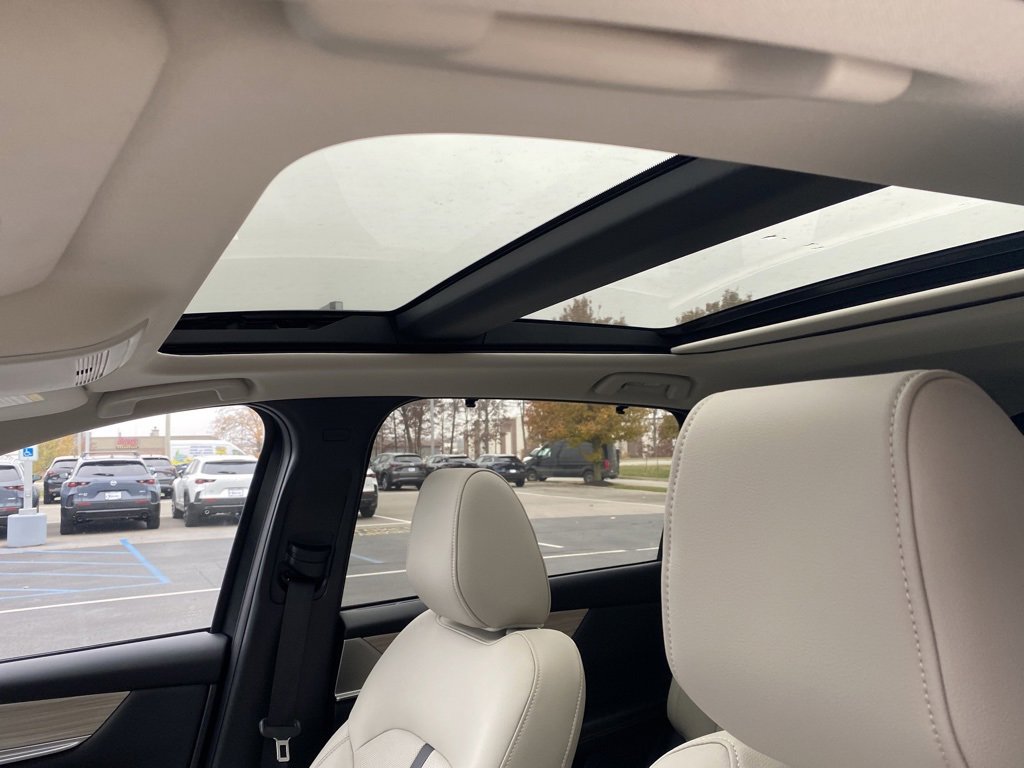 Certified 2025 MAZDA CX-70 Plug-In Hybrid w/ Premium Pkg image 16