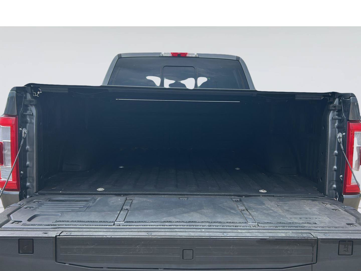 Certified 2022 Ford F150 Platinum w/ Equipment Group 701A High RWD image 29