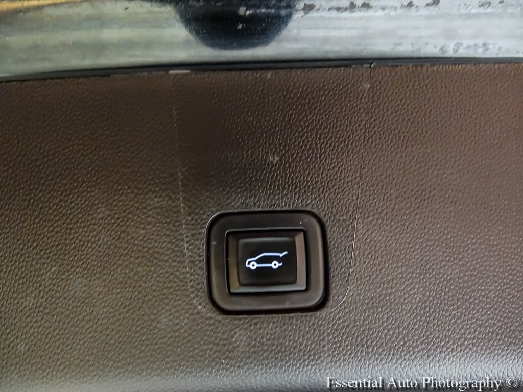 Used 2021 Chevrolet Traverse LT AWD/4WD image 24