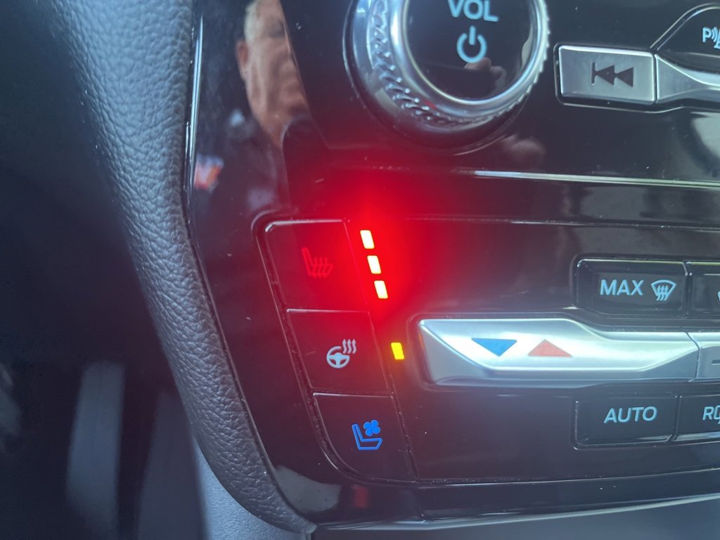 Used 2023 Ford Explorer Limited image 20